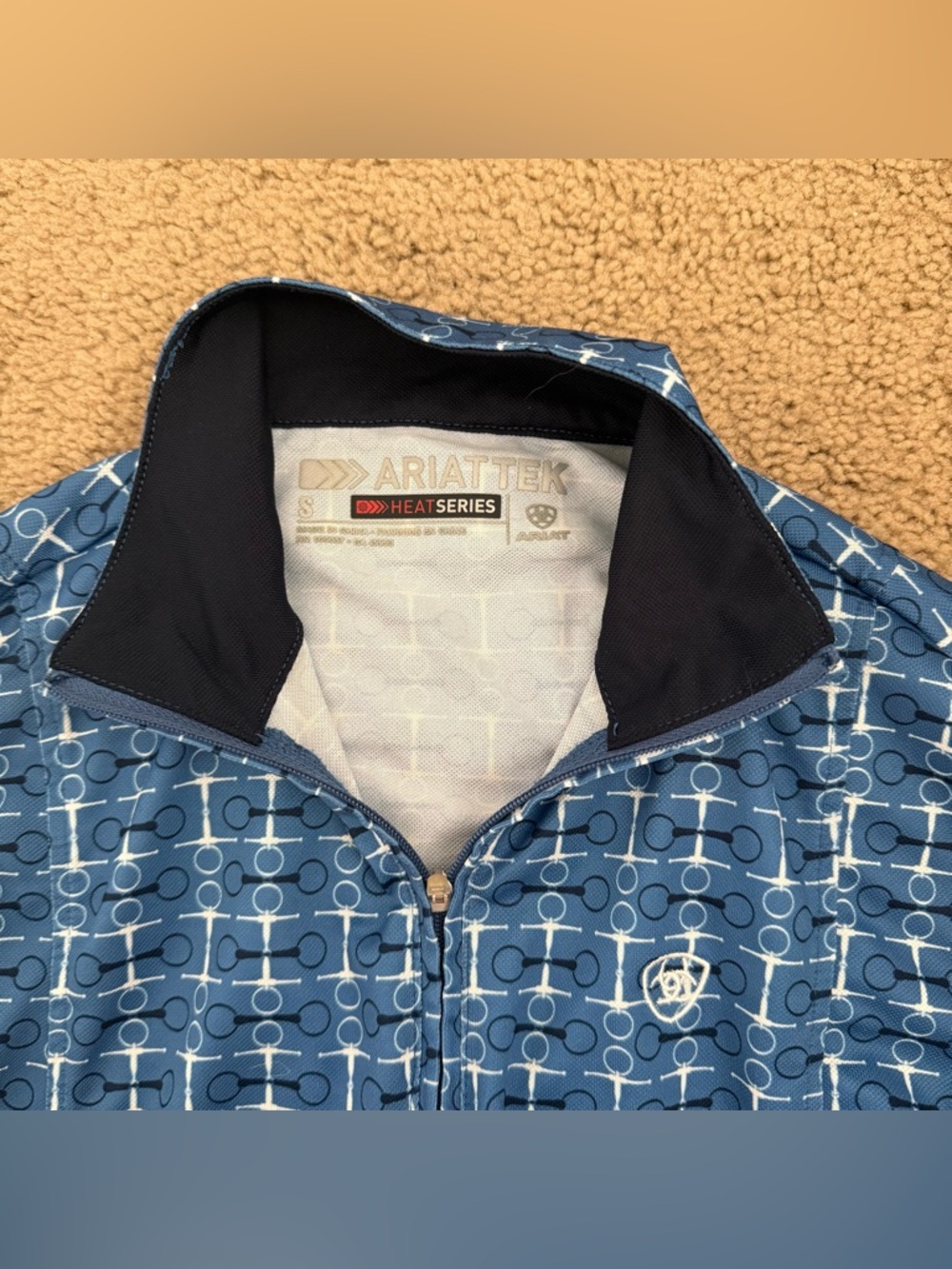 Ariat Medium Women’s Sun Shirt Small - Picture 2 of 3